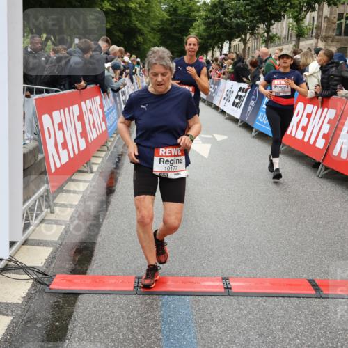 14.06.2026 - REWE Women's Run Strokosch-Dieckow http://msf.ph/oto/9783850 14.06.2026 10:02:14 Ziel 10132, 10177, 10251, 10340, 10860, 10967, 11162, 11511, 11512, 11513, 11514 meine-sportfotos.de