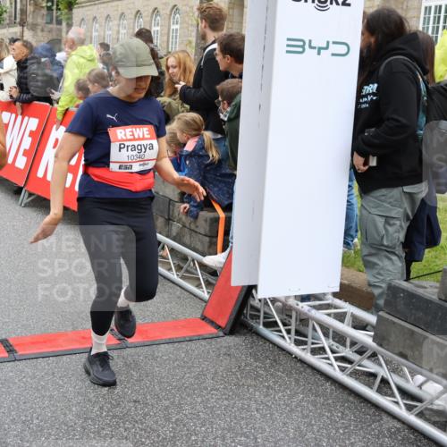 14.06.2026 - REWE Women's Run Strokosch-Dieckow http://msf.ph/oto/9783875 14.06.2026 10:02:16 Ziel 10132, 10177, 10251, 10340, 10860, 10967, 11511, 11512, 11513, 11514 meine-sportfotos.de