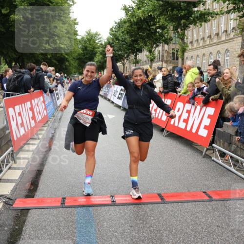 14.06.2026 - REWE Women's Run Strokosch-Dieckow http://msf.ph/oto/9783913 14.06.2026 10:02:18 Ziel 10132, 10177, 10251, 10340, 10967, 11511, 11512, 11513, 11514 meine-sportfotos.de