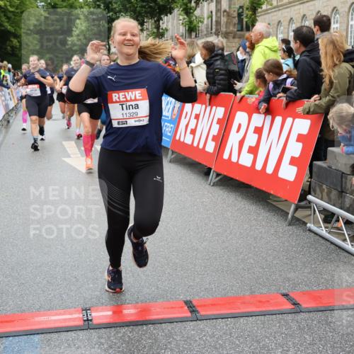 14.06.2026 - REWE Women's Run Strokosch-Dieckow http://msf.ph/oto/9783993 14.06.2026 10:02:24 Ziel 10622, 10733, 10772, 10904, 10945, 10946, 11032, 11191, 11329, 11512, 11513 meine-sportfotos.de