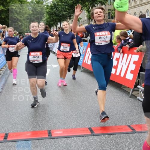 14.06.2026 - REWE Women's Run Strokosch-Dieckow http://msf.ph/oto/9784042 14.06.2026 10:02:26 Ziel 10622, 10733, 10772, 10904, 10945, 10946, 11032, 11191, 11329, 11512, 11513 meine-sportfotos.de