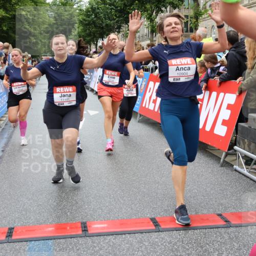 14.06.2026 - REWE Women's Run Strokosch-Dieckow http://msf.ph/oto/9784052 14.06.2026 10:02:26 Ziel 10622, 10733, 10772, 10904, 10945, 10946, 11032, 11191, 11329, 11512, 11513 meine-sportfotos.de