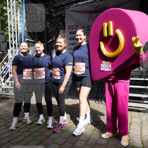 14.06.2026 - REWE Women's Run Michael Strokosch http://msf.ph/oto/9784058 14.06.2026 10:13:37 Laufen 5825, 5543, 57, 577, 51, 34, 5925, 57, 385 meine-sportfotos.de