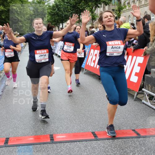 14.06.2026 - REWE Women's Run Strokosch-Dieckow http://msf.ph/oto/9784062 14.06.2026 10:02:26 Ziel 10622, 10733, 10772, 10904, 10945, 10946, 11032, 11191, 11329, 11512, 11513 meine-sportfotos.de