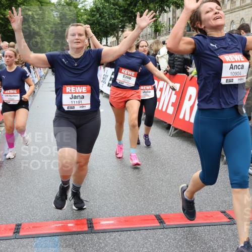 14.06.2026 - REWE Women's Run Strokosch-Dieckow http://msf.ph/oto/9784097 14.06.2026 10:02:26 Ziel 10622, 10733, 10772, 10904, 10945, 10946, 11032, 11191, 11329, 11512, 11513 meine-sportfotos.de