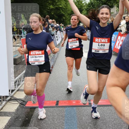 14.06.2026 - REWE Women's Run Strokosch-Dieckow http://msf.ph/oto/9784119 14.06.2026 10:02:27 Ziel 10622, 10733, 10772, 10904, 10945, 10946, 11032, 11191, 11329 meine-sportfotos.de