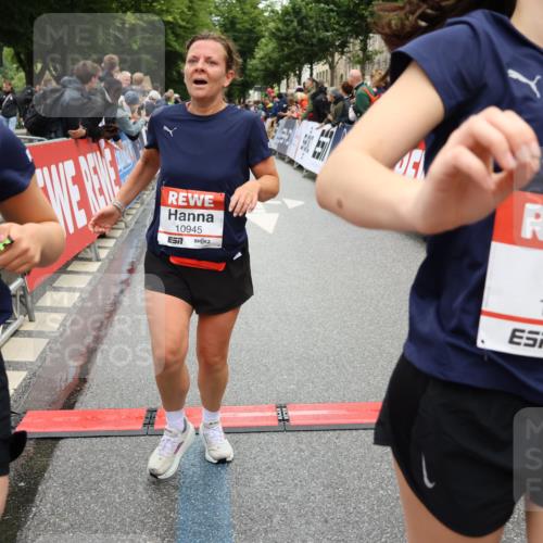 14.06.2026 - REWE Women's Run Strokosch-Dieckow http://msf.ph/oto/9784144 14.06.2026 10:02:28 Ziel 10622, 10733, 10772, 10904, 10945, 10946, 11032, 11191, 11329 meine-sportfotos.de