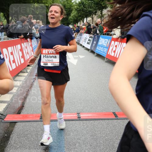 14.06.2026 - REWE Women's Run Strokosch-Dieckow http://msf.ph/oto/9784153 14.06.2026 10:02:28 Ziel 10622, 10733, 10772, 10904, 10945, 10946, 11032, 11191, 11329 meine-sportfotos.de