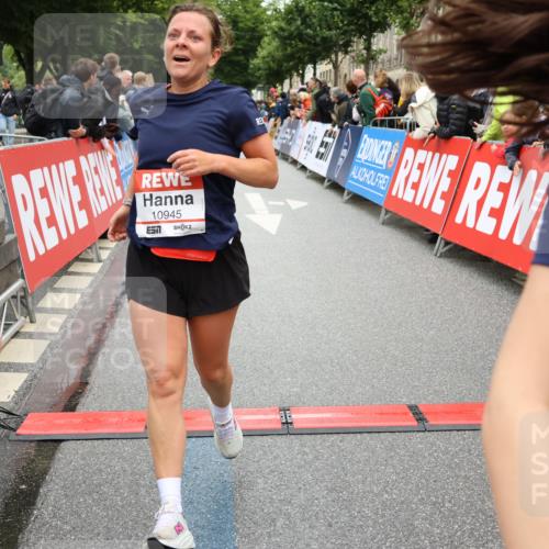 14.06.2026 - REWE Women's Run Strokosch-Dieckow http://msf.ph/oto/9784161 14.06.2026 10:02:28 Ziel 10622, 10733, 10772, 10904, 10945, 10946, 11032, 11191, 11329 meine-sportfotos.de