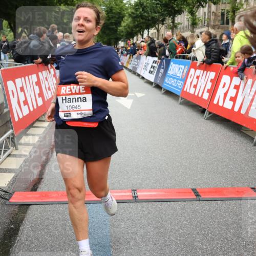 14.06.2026 - REWE Women's Run Strokosch-Dieckow http://msf.ph/oto/9784169 14.06.2026 10:02:28 Ziel 10622, 10733, 10772, 10904, 10945, 10946, 11032, 11191, 11329 meine-sportfotos.de
