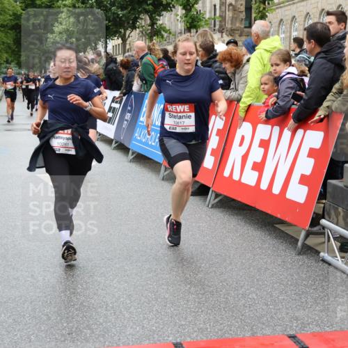 14.06.2026 - REWE Women's Run Strokosch-Dieckow http://msf.ph/oto/9784272 14.06.2026 10:02:42 Ziel 10261, 10617, 10780, 10932, 11102, 11448 meine-sportfotos.de