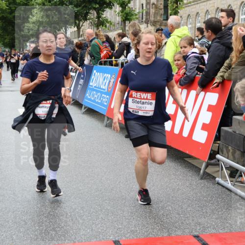 14.06.2026 - REWE Women's Run Strokosch-Dieckow http://msf.ph/oto/9784313 14.06.2026 10:02:43 Ziel 10261, 10617, 10780, 10932, 11102, 11448 meine-sportfotos.de
