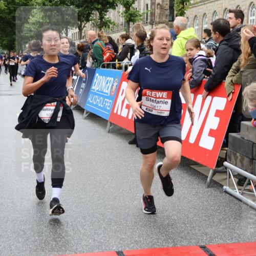 14.06.2026 - REWE Women's Run Strokosch-Dieckow http://msf.ph/oto/9784323 14.06.2026 10:02:43 Ziel 10261, 10617, 10780, 10932, 11102, 11448 meine-sportfotos.de
