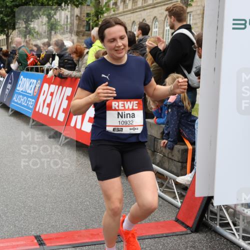 14.06.2026 - REWE Women's Run Strokosch-Dieckow http://msf.ph/oto/9784342 14.06.2026 10:02:44 Ziel 10261, 10617, 10780, 10932, 11102, 11448 meine-sportfotos.de