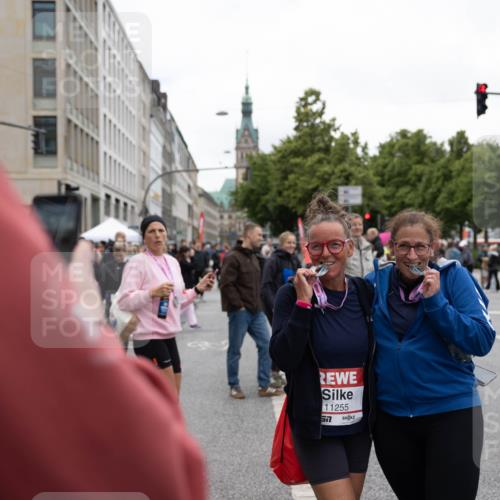 14.06.2026 - REWE Women's Run Michael Strokosch http://msf.ph/oto/9784345 14.06.2026 10:33:05 Laufen 10, 32, 11255, 57 meine-sportfotos.de