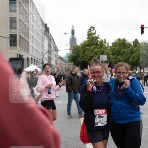 14.06.2026 - REWE Women's Run Michael Strokosch http://msf.ph/oto/9784347 14.06.2026 10:33:05 Laufen 10, 32, 11255, 57 meine-sportfotos.de