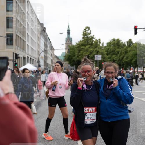 14.06.2026 - REWE Women's Run Michael Strokosch http://msf.ph/oto/9784355 14.06.2026 10:33:05 Laufen 10, 32, 11255, 57 meine-sportfotos.de