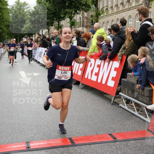 14.06.2026 - REWE Women's Run Strokosch-Dieckow http://msf.ph/oto/9784387 14.06.2026 10:02:46 Ziel 10181, 10261, 10617, 10780, 10932, 11102, 11201, 11448, 11469 meine-sportfotos.de