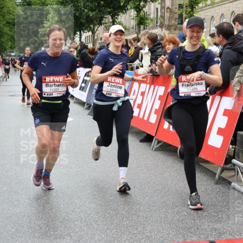 14.06.2026 - REWE Women's Run Strokosch-Dieckow http://msf.ph/oto/9784456 14.06.2026 10:02:50 Ziel 10181, 10261, 10617, 10639, 10932, 11110, 11201, 11448, 11469 meine-sportfotos.de