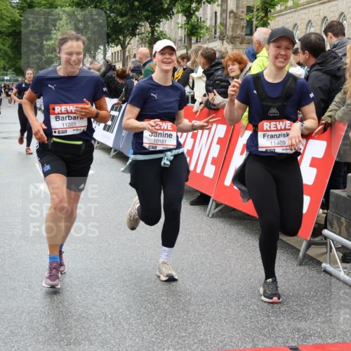 14.06.2026 - REWE Women's Run Strokosch-Dieckow http://msf.ph/oto/9784466 14.06.2026 10:02:50 Ziel 10181, 10261, 10617, 10639, 10932, 11110, 11201, 11448, 11469 meine-sportfotos.de