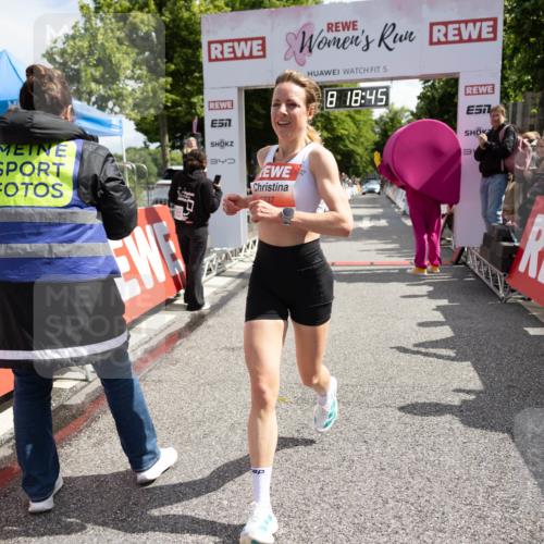 14.06.2026 - REWE Women's Run Michael Strokosch http://msf.ph/oto/9784548 14.06.2026 10:49:32 Laufen 5, 08, 45, 7, 737 meine-sportfotos.de