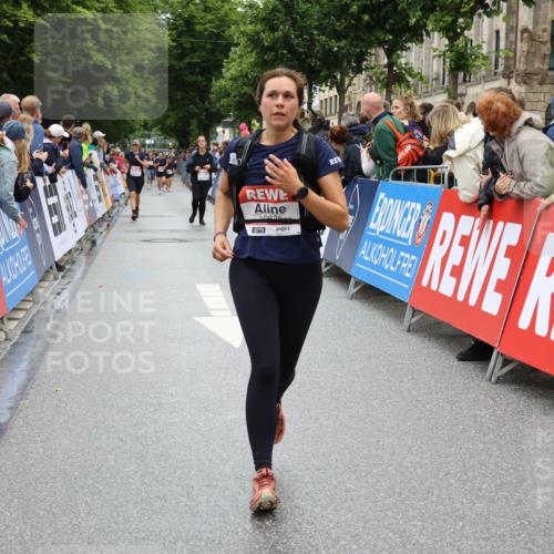 14.06.2026 - REWE Women's Run Strokosch-Dieckow http://msf.ph/oto/9784563 14.06.2026 10:02:54 Ziel 10181, 10639, 11110, 11201, 11448, 11469 meine-sportfotos.de