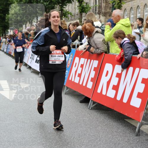 14.06.2026 - REWE Women's Run Strokosch-Dieckow http://msf.ph/oto/9784623 14.06.2026 10:03:01 Ziel 10170, 10631, 10639, 10753, 11110 meine-sportfotos.de