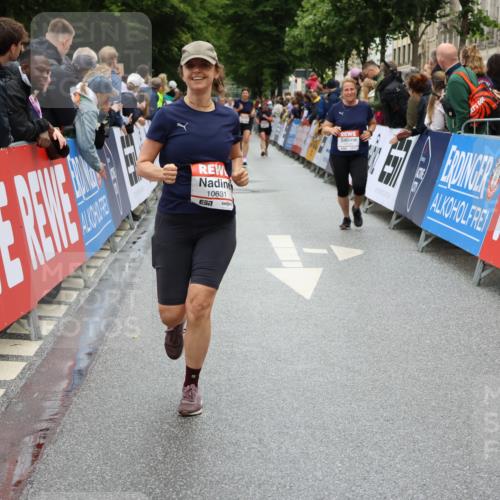 14.06.2026 - REWE Women's Run Strokosch-Dieckow http://msf.ph/oto/9784632 14.06.2026 10:03:02 Ziel 10170, 10631, 10639, 10753 meine-sportfotos.de