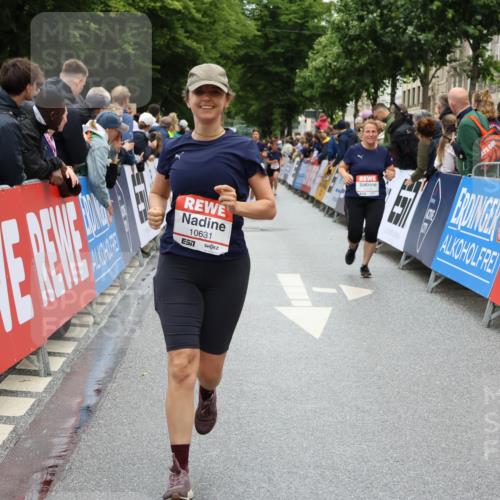 14.06.2026 - REWE Women's Run Strokosch-Dieckow http://msf.ph/oto/9784670 14.06.2026 10:03:02 Ziel 10170, 10631, 10639, 10753 meine-sportfotos.de