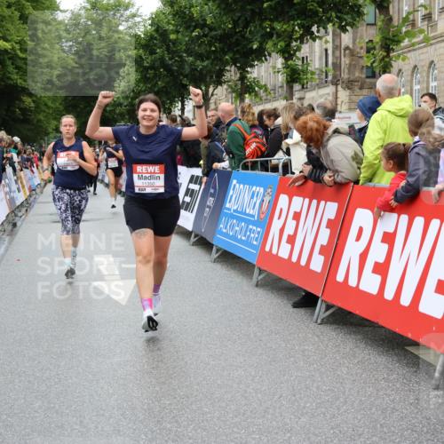 14.06.2026 - REWE Women's Run Strokosch-Dieckow http://msf.ph/oto/9784770 14.06.2026 10:03:09 Ziel 10170, 10224, 10631, 10753, 11350, 11523 meine-sportfotos.de