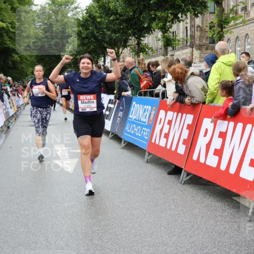 14.06.2026 - REWE Women's Run Strokosch-Dieckow http://msf.ph/oto/9784779 14.06.2026 10:03:09 Ziel 10170, 10224, 10631, 10753, 11350, 11523 meine-sportfotos.de