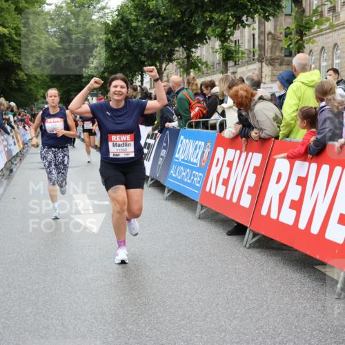 14.06.2026 - REWE Women's Run Strokosch-Dieckow http://msf.ph/oto/9784788 14.06.2026 10:03:09 Ziel 10170, 10224, 10631, 10753, 11350, 11523 meine-sportfotos.de