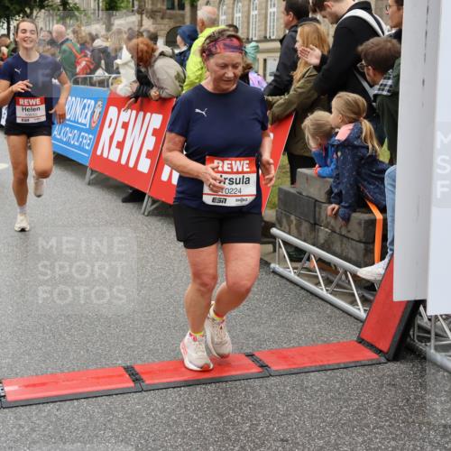 14.06.2026 - REWE Women's Run Strokosch-Dieckow http://msf.ph/oto/9784865 14.06.2026 10:03:13 Ziel 10029, 10170, 10224, 10510, 11208, 11350, 11444, 11523 meine-sportfotos.de