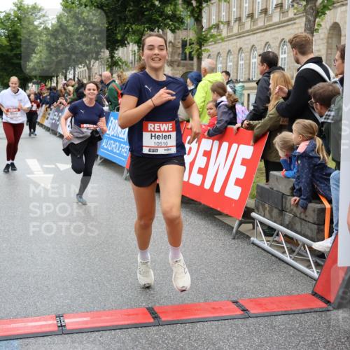 14.06.2026 - REWE Women's Run Strokosch-Dieckow http://msf.ph/oto/9784885 14.06.2026 10:03:14 Ziel 10029, 10224, 10510, 11208, 11350, 11444, 11523 meine-sportfotos.de