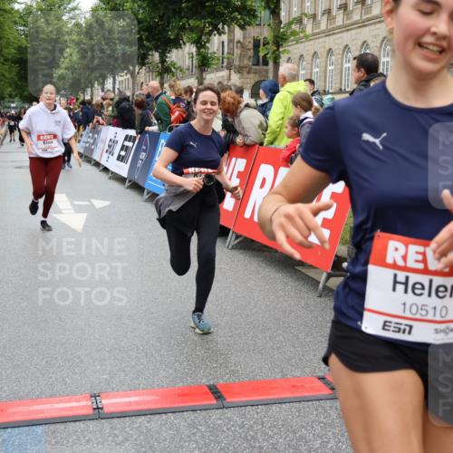 14.06.2026 - REWE Women's Run Strokosch-Dieckow http://msf.ph/oto/9784905 14.06.2026 10:03:14 Ziel 10029, 10224, 10510, 11208, 11350, 11444, 11523 meine-sportfotos.de