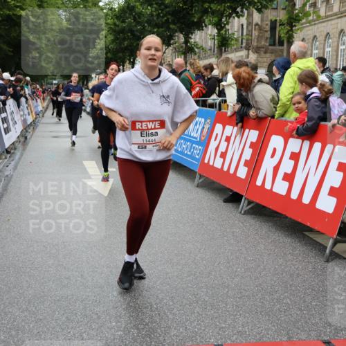 14.06.2026 - REWE Women's Run Strokosch-Dieckow http://msf.ph/oto/9784925 14.06.2026 10:03:16 Ziel 10028, 10029, 10224, 10510, 10670, 10785, 11208, 11350, 11444, 11523 meine-sportfotos.de