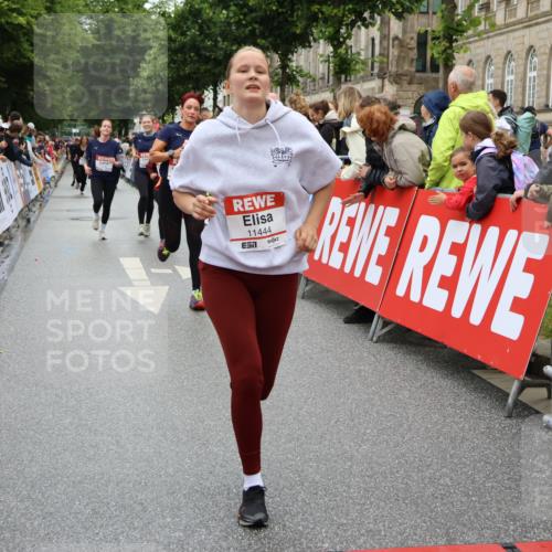 14.06.2026 - REWE Women's Run Strokosch-Dieckow http://msf.ph/oto/9784940 14.06.2026 10:03:16 Ziel 10028, 10029, 10224, 10510, 10670, 10785, 11208, 11350, 11444, 11523 meine-sportfotos.de