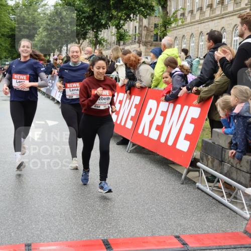 14.06.2026 - REWE Women's Run Strokosch-Dieckow http://msf.ph/oto/9784958 14.06.2026 10:03:19 Ziel 10028, 10029, 10224, 10510, 10670, 10785, 11208, 11444, 11523 meine-sportfotos.de