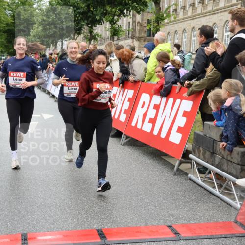 14.06.2026 - REWE Women's Run Strokosch-Dieckow http://msf.ph/oto/9784962 14.06.2026 10:03:19 Ziel 10028, 10029, 10224, 10510, 10670, 10785, 11208, 11444, 11523 meine-sportfotos.de
