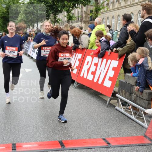 14.06.2026 - REWE Women's Run Strokosch-Dieckow http://msf.ph/oto/9784967 14.06.2026 10:03:19 Ziel 10028, 10029, 10224, 10510, 10670, 10785, 11208, 11444, 11523 meine-sportfotos.de