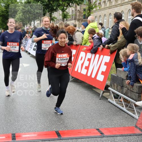 14.06.2026 - REWE Women's Run Strokosch-Dieckow http://msf.ph/oto/9784972 14.06.2026 10:03:19 Ziel 10028, 10029, 10224, 10510, 10670, 10785, 11208, 11444, 11523 meine-sportfotos.de