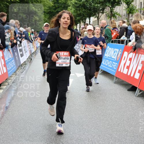 14.06.2026 - REWE Women's Run Strokosch-Dieckow http://msf.ph/oto/9785019 14.06.2026 10:03:26 Ziel 10026, 10028, 10323, 10421, 10527, 10652, 10670, 10785, 11366 meine-sportfotos.de