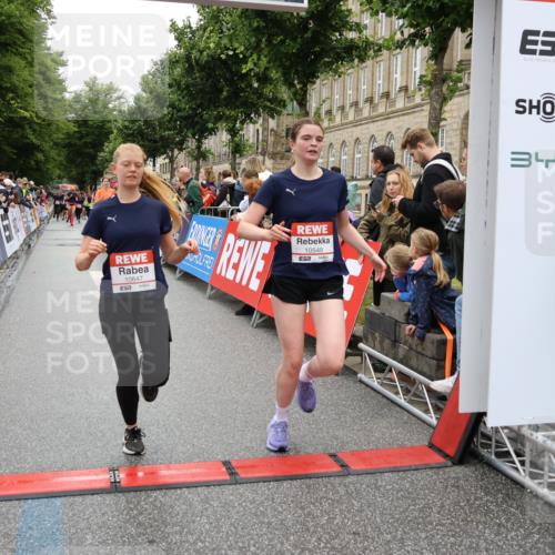 14.06.2026 - REWE Women's Run Strokosch-Dieckow http://msf.ph/oto/9785110 14.06.2026 10:03:32 Ziel 10026, 10032, 10323, 10421, 10527, 10549, 10647, 10652, 11366 meine-sportfotos.de
