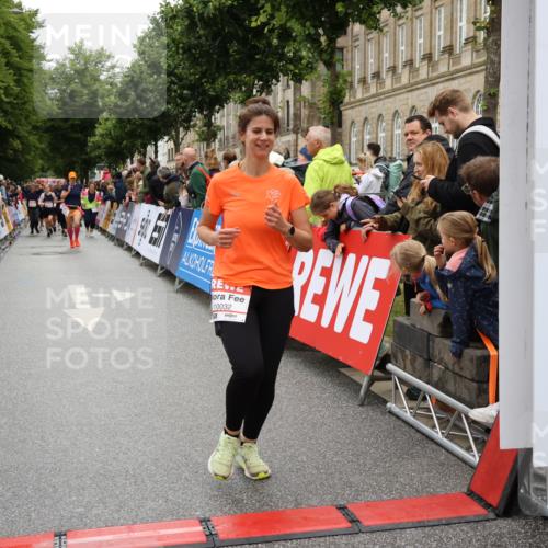 14.06.2026 - REWE Women's Run Strokosch-Dieckow http://msf.ph/oto/9785119 14.06.2026 10:03:36 Ziel 10026, 10032, 10323, 10421, 10549, 10647, 10652, 11366 meine-sportfotos.de