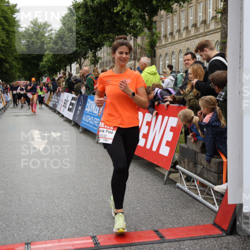 14.06.2026 - REWE Women's Run Strokosch-Dieckow http://msf.ph/oto/9785124 14.06.2026 10:03:36 Ziel 10026, 10032, 10323, 10421, 10549, 10647, 10652, 11366 meine-sportfotos.de
