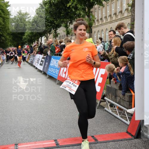 14.06.2026 - REWE Women's Run Strokosch-Dieckow http://msf.ph/oto/9785139 14.06.2026 10:03:36 Ziel 10026, 10032, 10323, 10421, 10549, 10647, 10652, 11366 meine-sportfotos.de