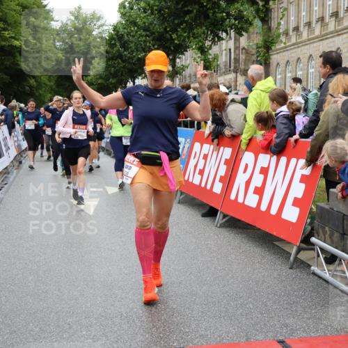 14.06.2026 - REWE Women's Run Strokosch-Dieckow http://msf.ph/oto/9785170 14.06.2026 10:03:42 Ziel 10032, 10268, 10483, 10528, 10529, 10938, 10953, 10983, 11158, 11243 meine-sportfotos.de