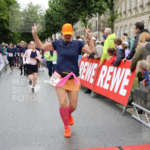 14.06.2026 - REWE Women's Run Strokosch-Dieckow http://msf.ph/oto/9785185 14.06.2026 10:03:42 Ziel 10032, 10268, 10483, 10528, 10529, 10938, 10953, 10983, 11158, 11243 meine-sportfotos.de