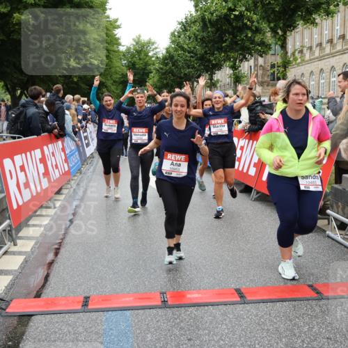 14.06.2026 - REWE Women's Run Strokosch-Dieckow http://msf.ph/oto/9785241 14.06.2026 10:03:45 Ziel 10268, 10375, 10483, 10528, 10529, 10683, 10724, 10750, 10898, 10938, 10953, 10983, 11158, 11243, 11288, 11377, 11397, 11531 meine-sportfotos.de