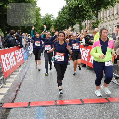 14.06.2026 - REWE Women's Run Strokosch-Dieckow http://msf.ph/oto/9785245 14.06.2026 10:03:45 Ziel 10268, 10375, 10483, 10528, 10529, 10683, 10724, 10750, 10898, 10938, 10953, 10983, 11158, 11243, 11288, 11377, 11397, 11531 meine-sportfotos.de